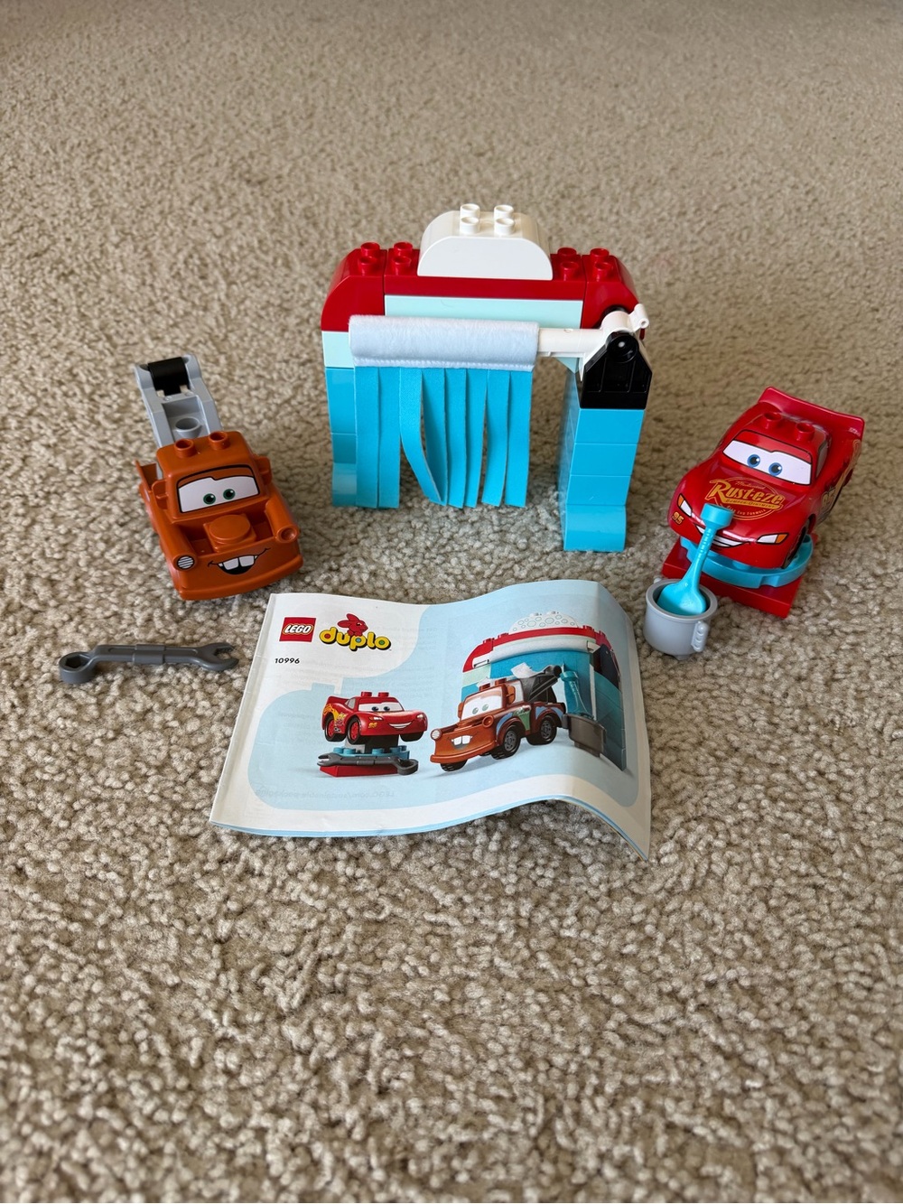 Lego Duplo Disney Lightening McQueen and Mater Car Wash 10996